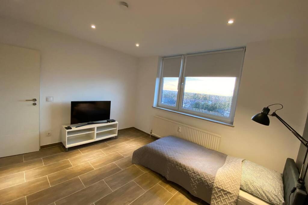 Duisburg Von Oben 3,5 Zimmer 8.Og Frisch Saniert Bagian luar foto